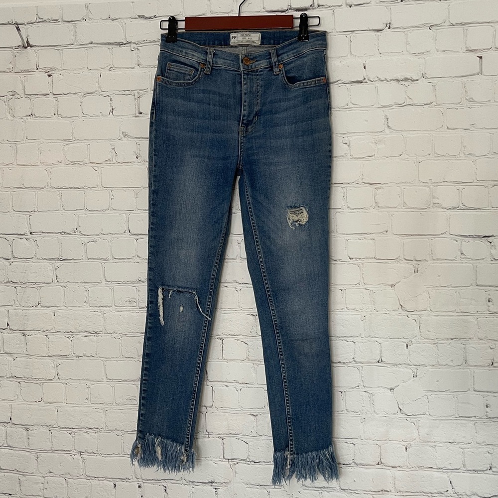 Free People Great Heights Frayed Skinny Jeans size 27 - Picture 1 of 12